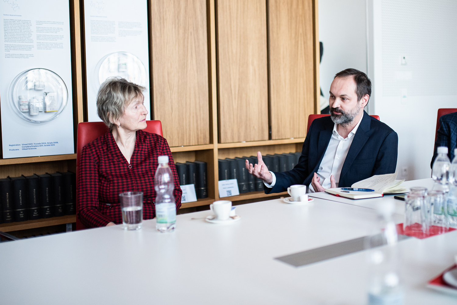 Iva Pichová, Radim Nencka (Foto: Tomáš Belloň / ÚOCHB)