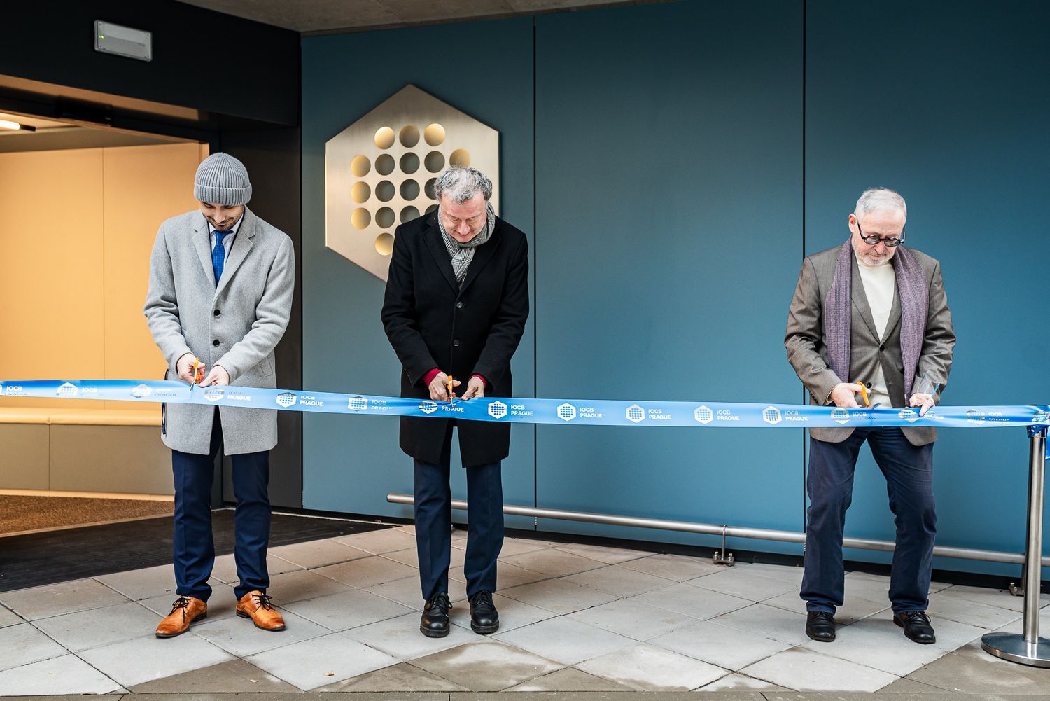 A new world-class facility for cryogenic electron microscopy opens at IOCB Prague